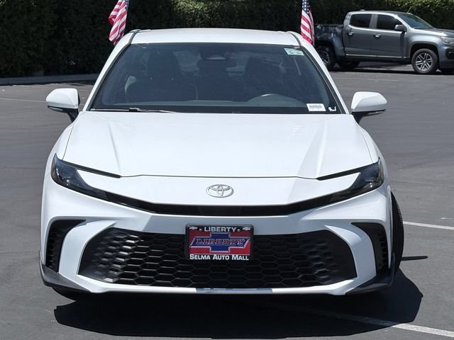 Used 2025 Toyota Camry SE FWD image 3