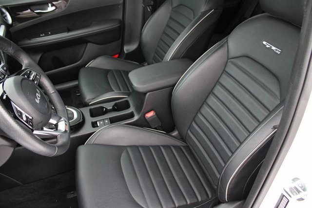 Used 2024 Kia Forte GT-Line w/ GT-Line Premium Package image 5