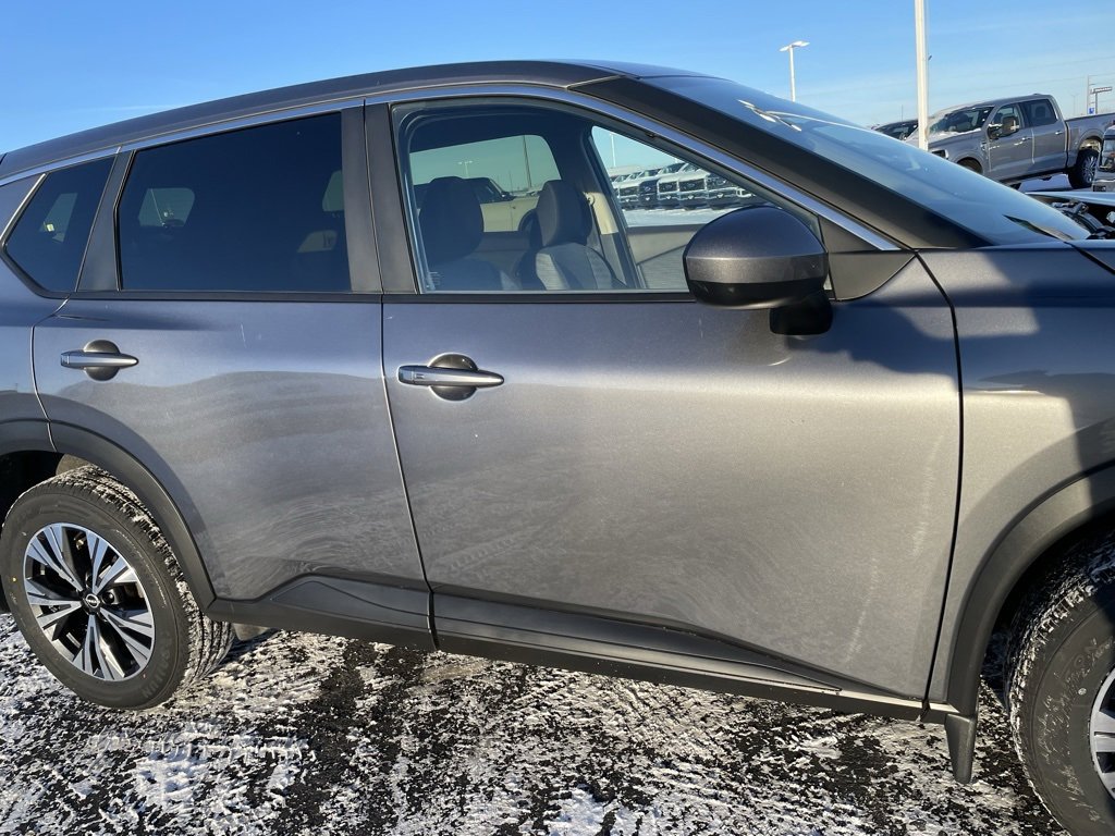 Used 2023 Nissan Rogue SV image 37