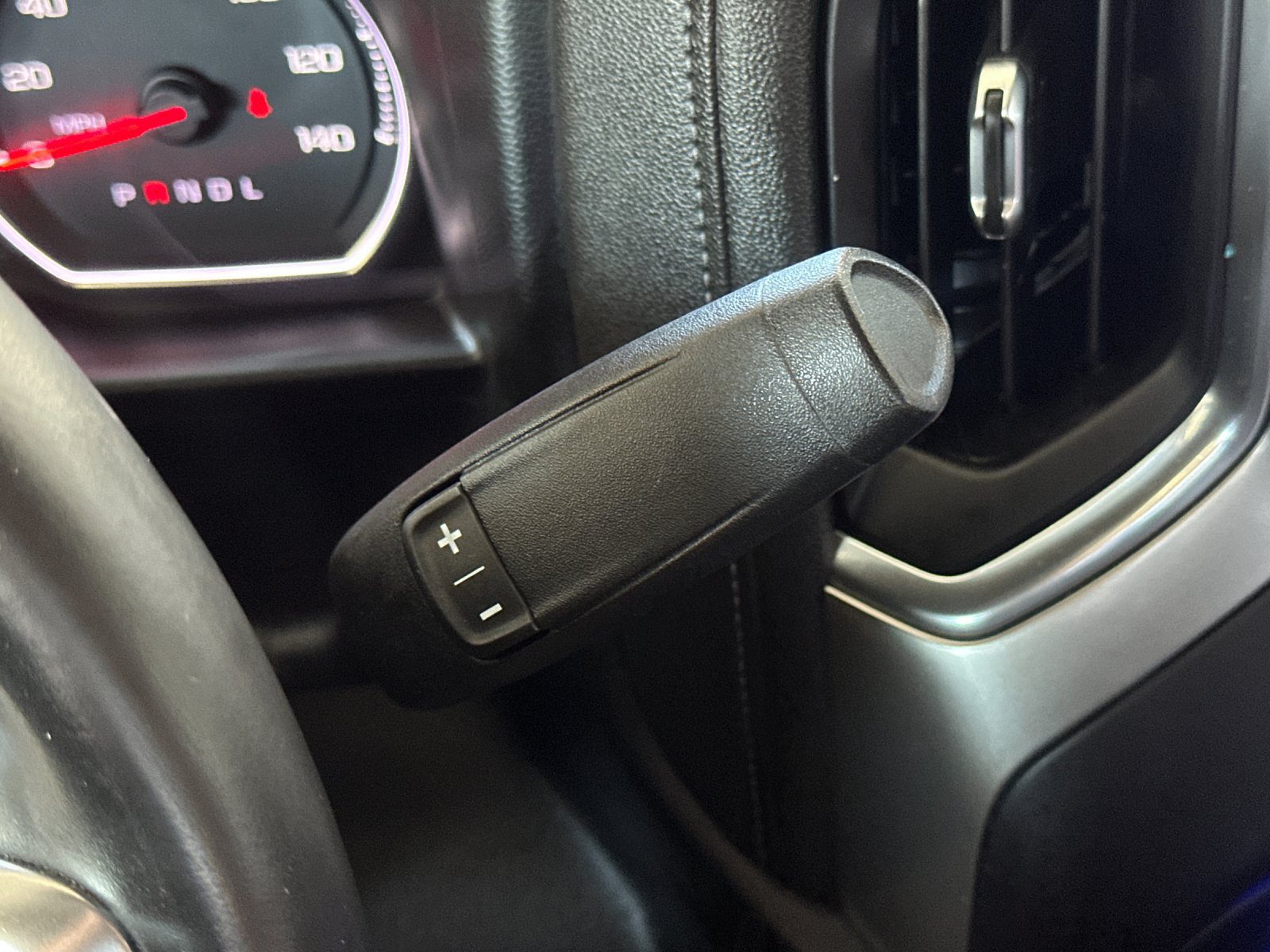 Used 2021 Chevrolet Silverado 1500 LT Trail Boss w/ LPO, Dark Essentials Package AWD/4WD image 18
