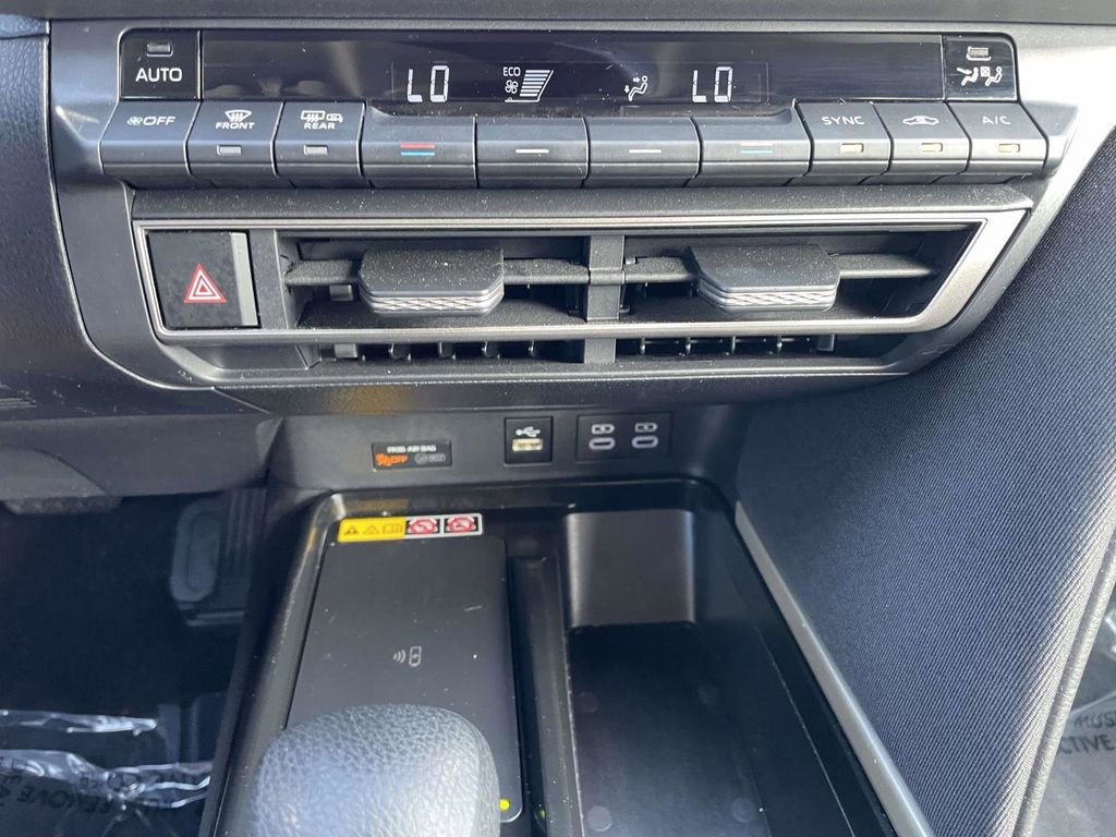 Used 2025 Toyota Camry LE w/ Convenience Package FWD image 41