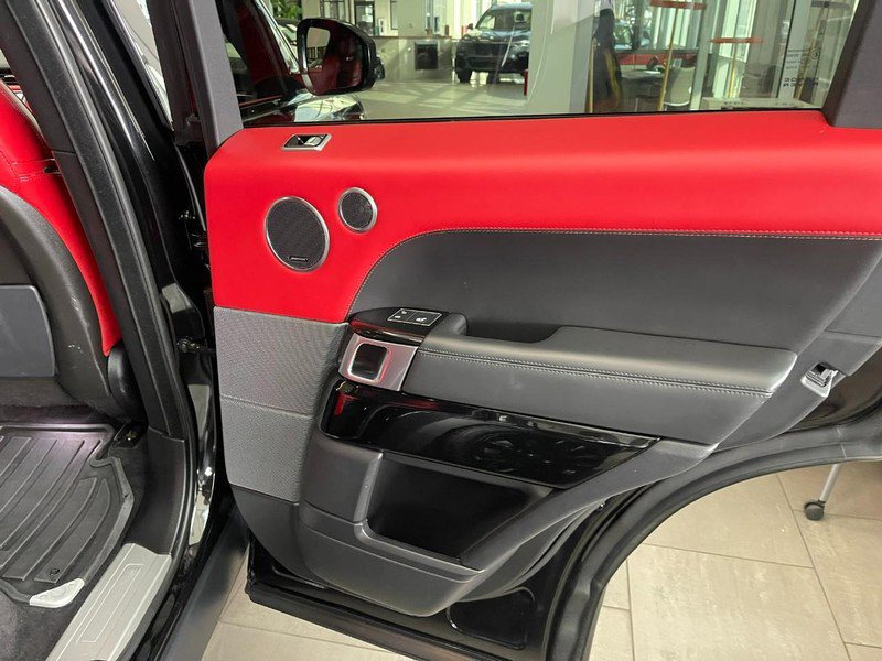 Used 2020 Land Rover Range Rover Sport HST image 17