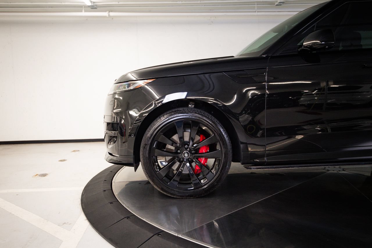 Used 2024 Land Rover Range Rover Sport Dynamic SE AWD/4WD image 10