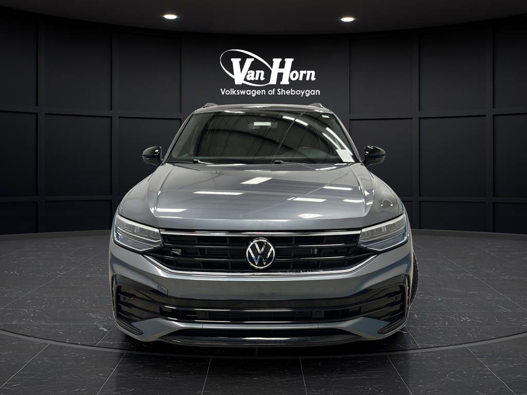 Used 2024 Volkswagen Tiguan SE R-Line FWD image 2