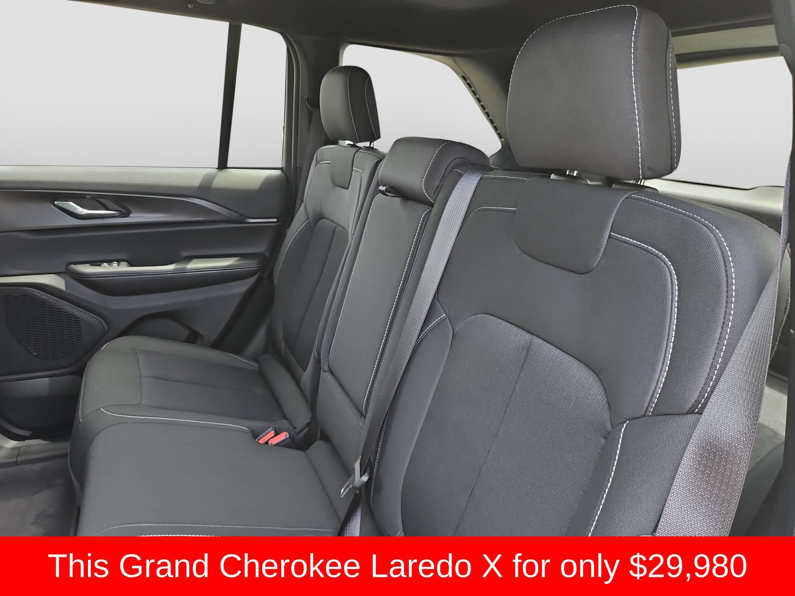 Used 2025 Jeep Grand Cherokee Laredo X w/ Luxury Tech Group I RWD image 42
