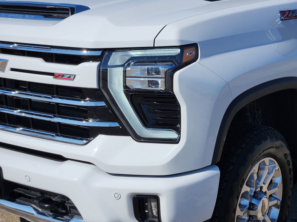 Used 2025 Chevrolet Silverado 2500 LTZ w/ Z71 Chrome Sport Edition AWD/4WD image 9