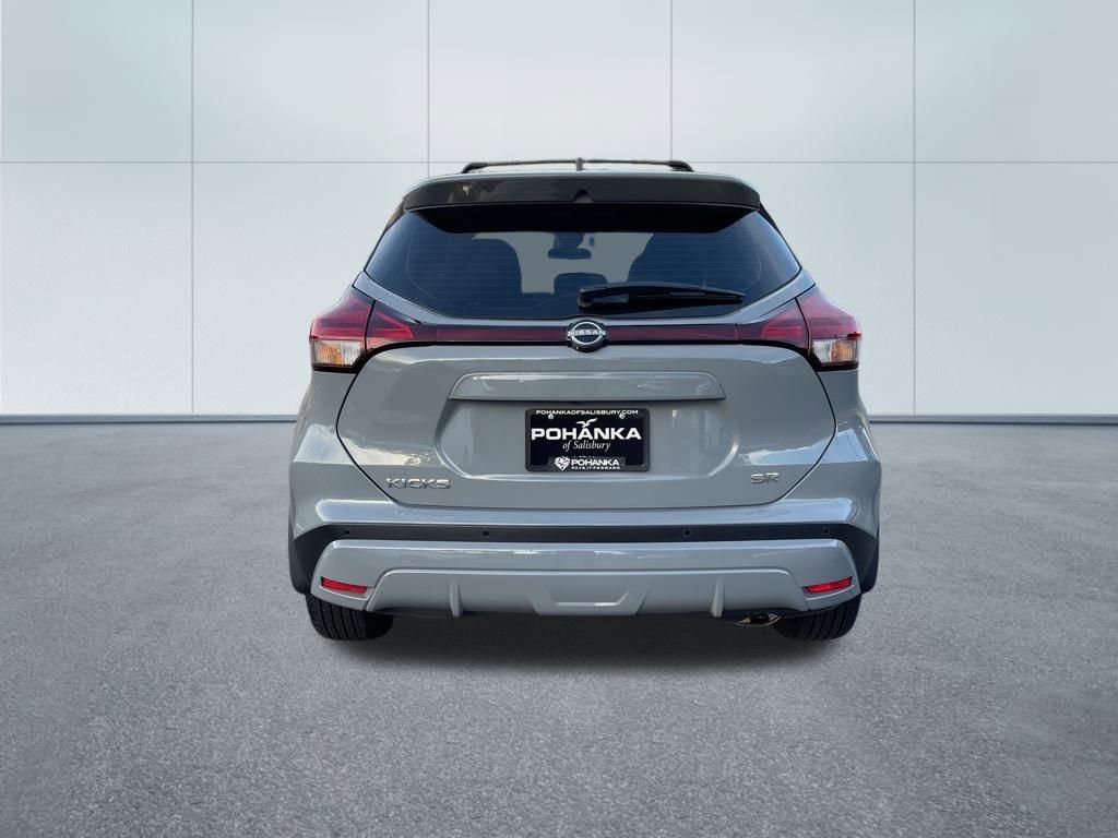 Used 2024 Nissan Kicks SR w/ SR Premium Package image 6