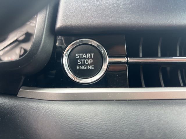 Used 2024 Mitsubishi Outlander SE Black Edition image 12