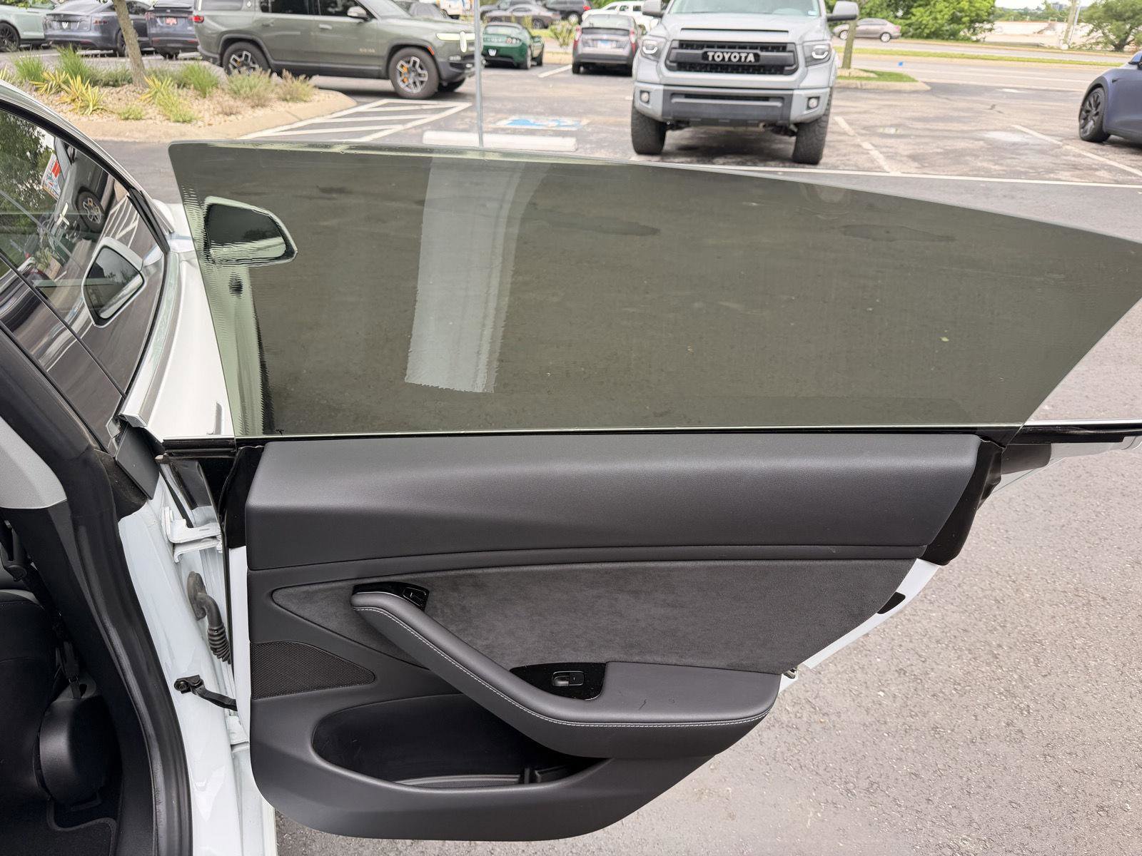 Used 2018 Tesla Model 3 Long Range RWD image 17
