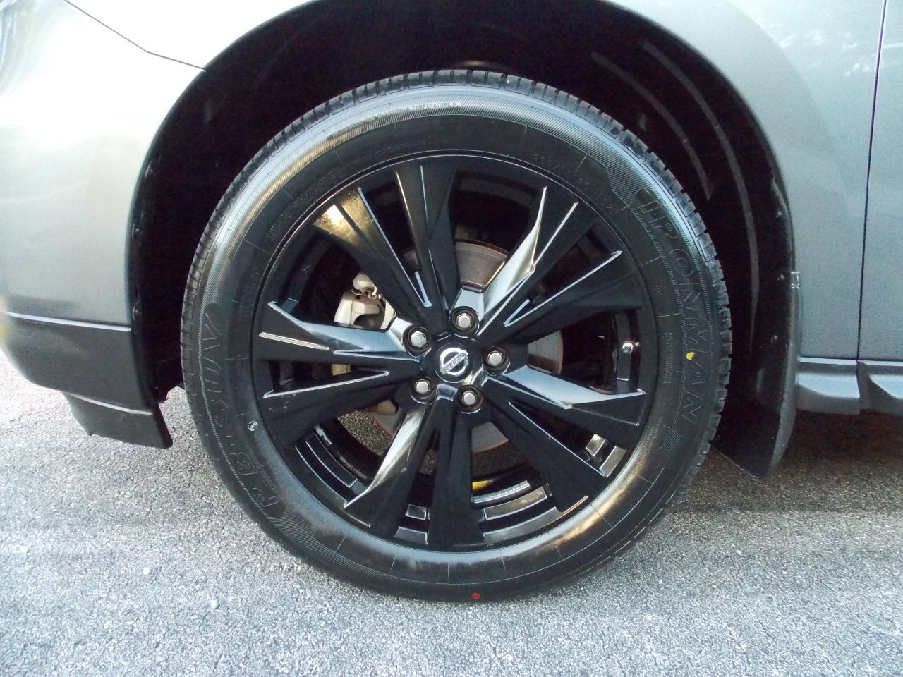 Used 2018 Nissan Pathfinder SL w/ Midnight Edition Package image 25