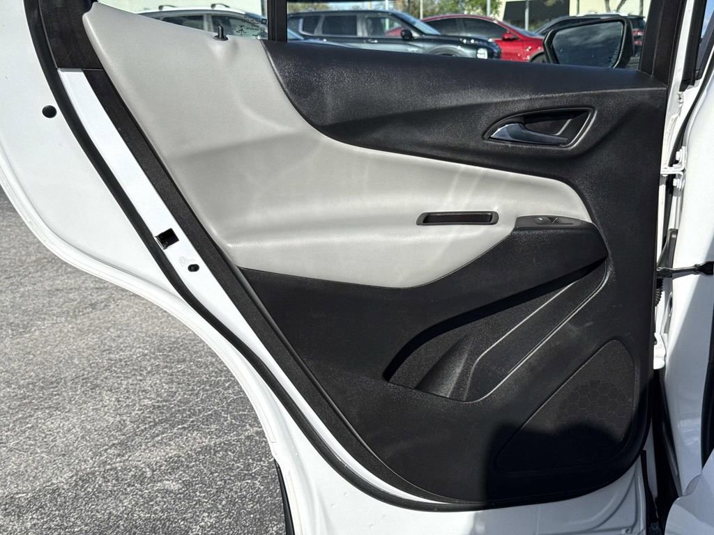 Used 2020 Chevrolet Equinox LS image 11