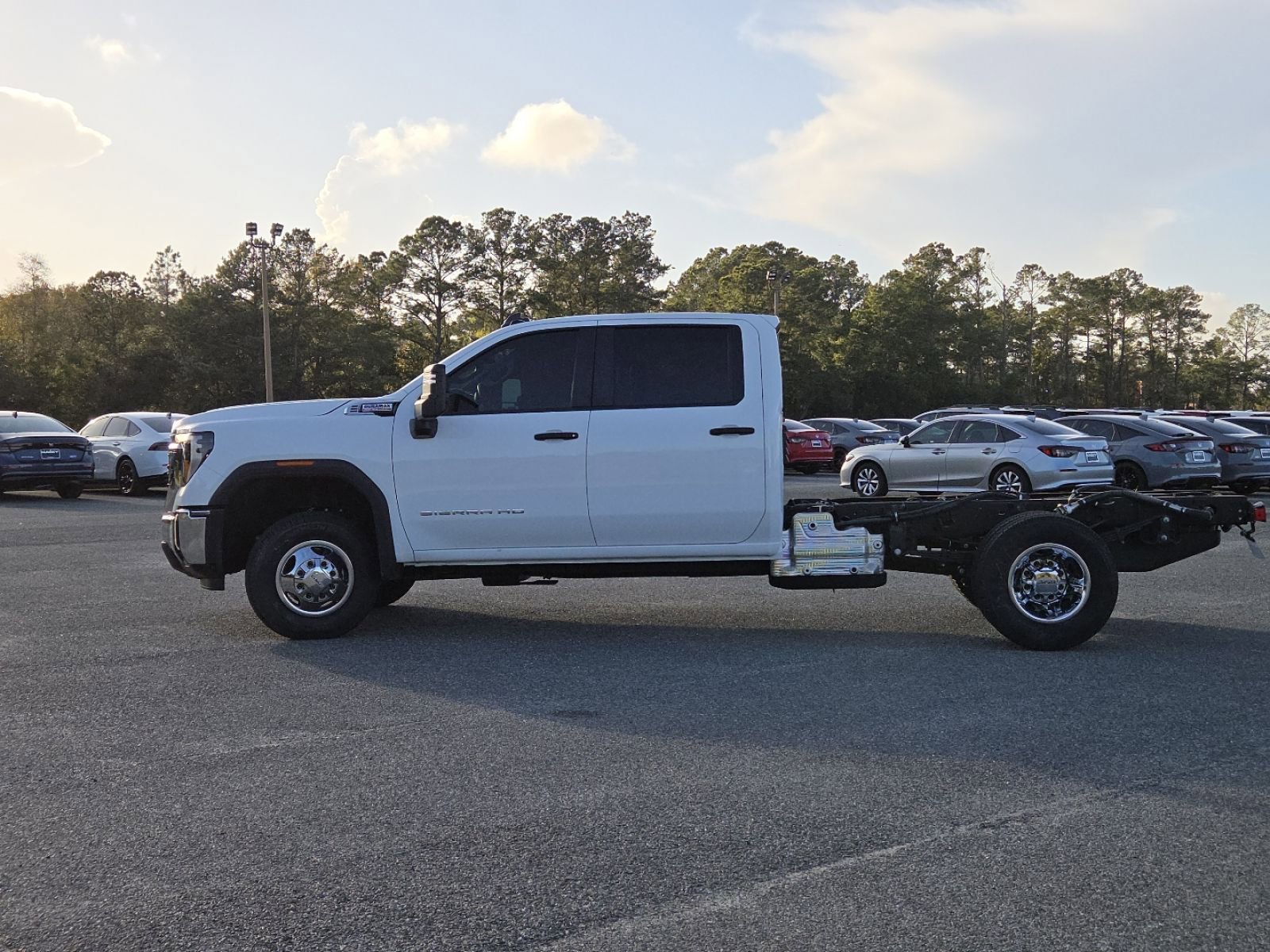 Used 2025 GMC Sierra 3500 Pro w/ Convenience Package image 18