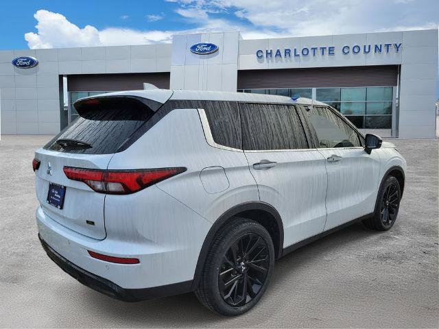 Used 2024 Mitsubishi Outlander SE Black Edition image 5