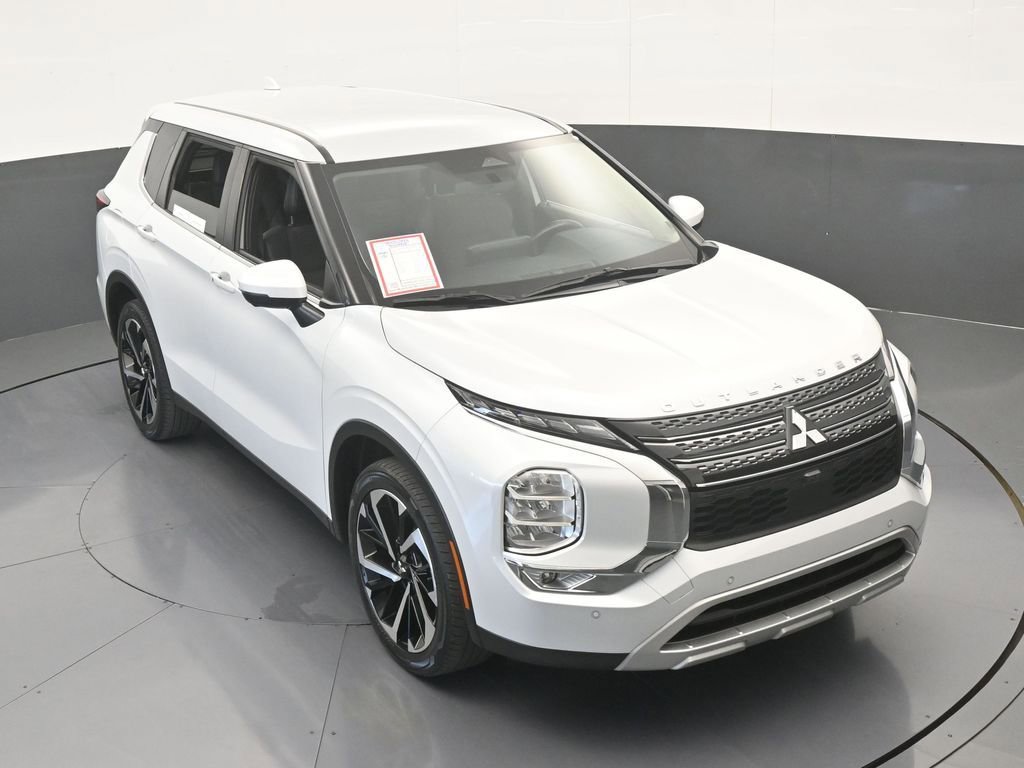 Used 2023 Mitsubishi Outlander SE image 62