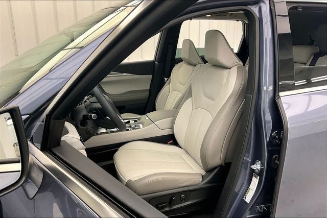 Certified 2026 INFINITI QX60 Luxe w/ Cargo Package AWD/4WD image 8