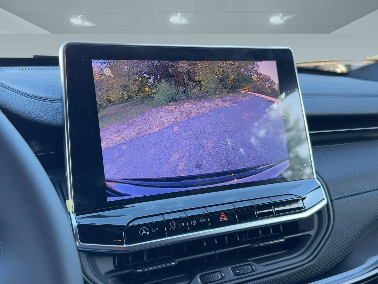 New 2026 Jeep Compass Latitude image 22