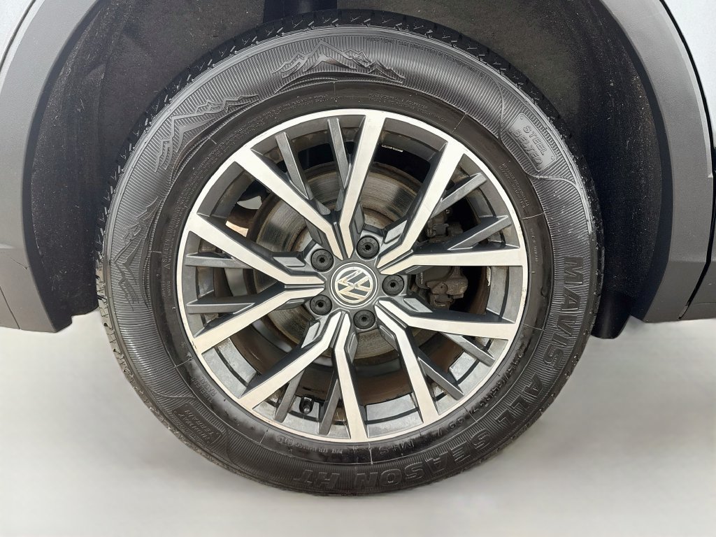 Used 2018 Volkswagen Tiguan SE AWD/4WD image 37