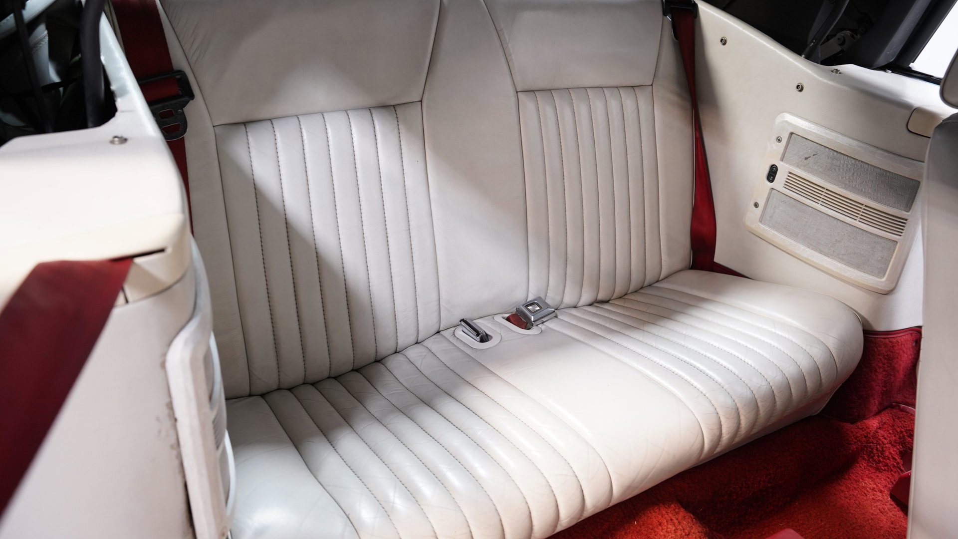 Used 1990 Ford Mustang GT image 40