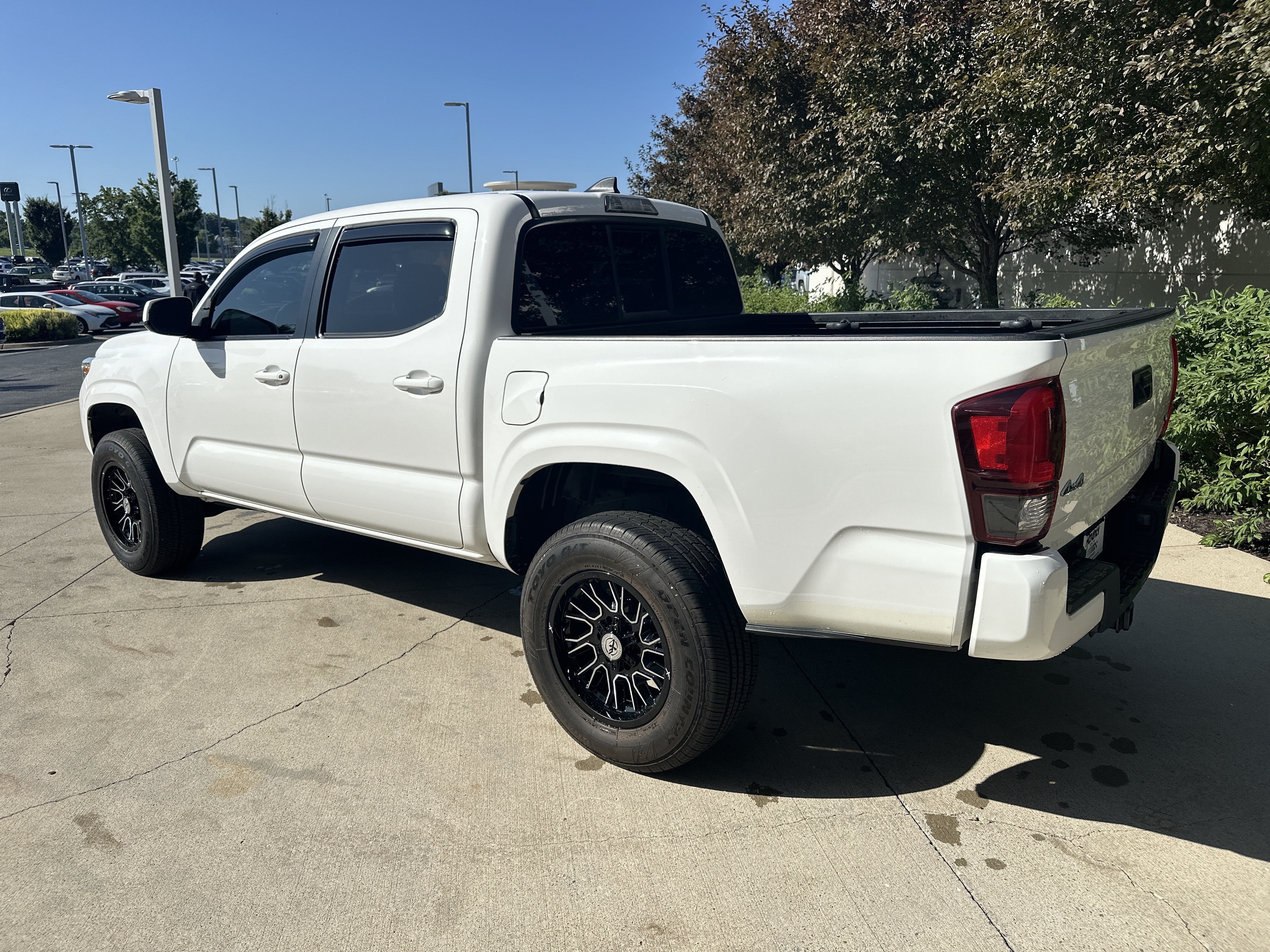 Used 2018 Toyota Tacoma SR w/ SR Convenience Package AWD/4WD image 7