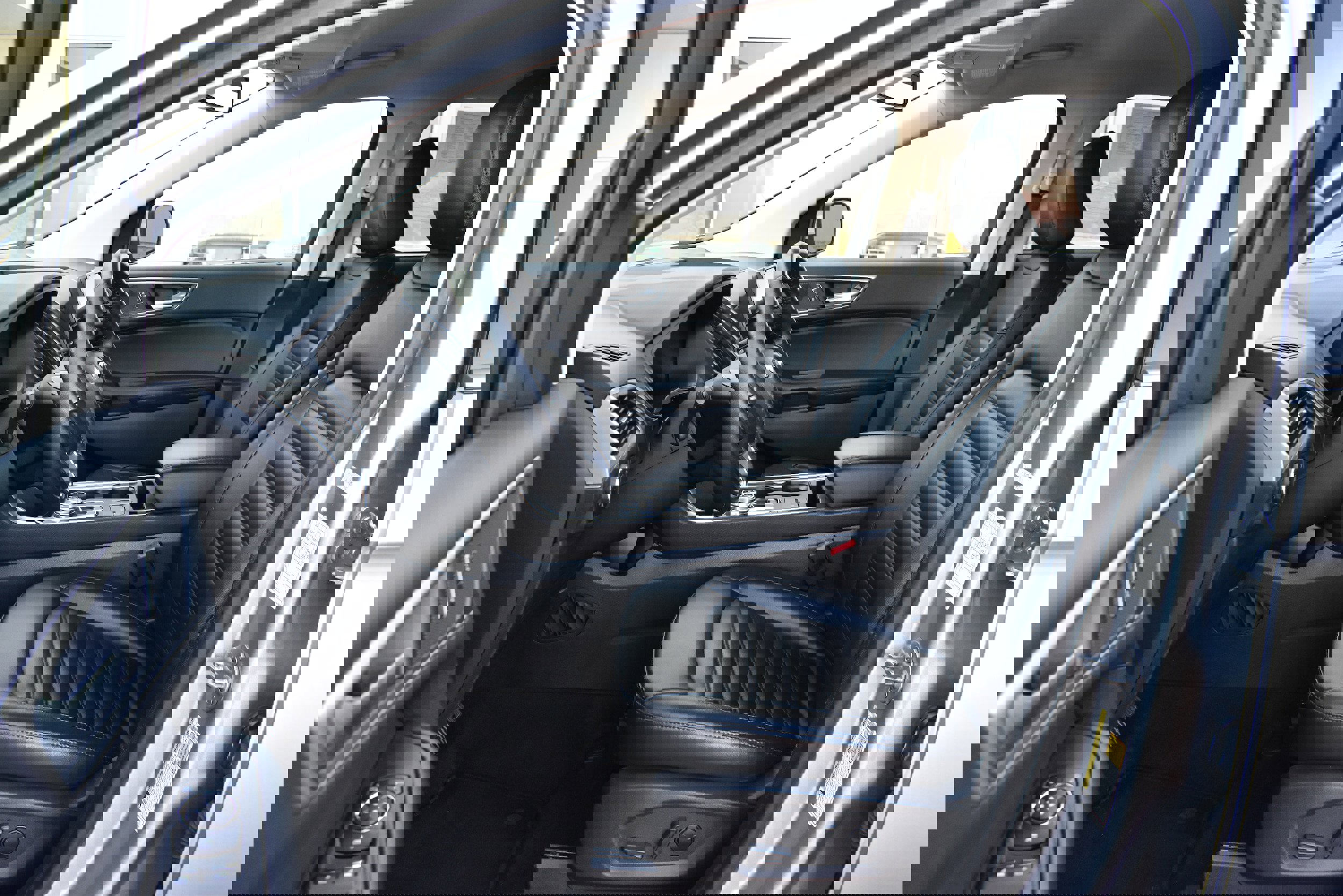 Used 2024 Ford Edge SEL image 14