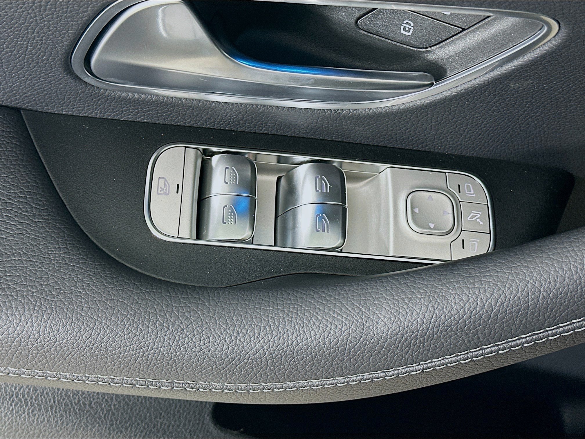 Used 2026 Mercedes-Benz GLS 450 4MATIC image 23