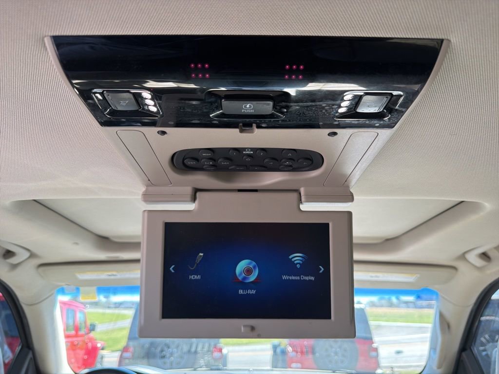Used 2018 Cadillac Escalade Premium Luxury AWD/4WD image 30