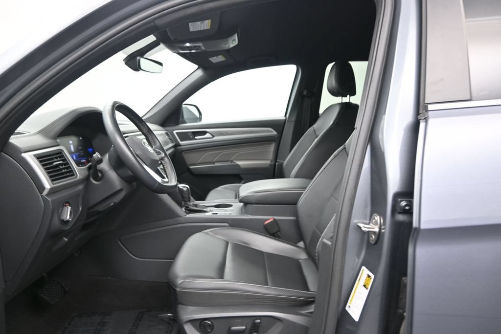Used 2022 Volkswagen Atlas Cross Sport SE FWD image 16