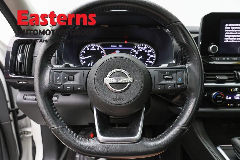 Used 2024 Nissan Pathfinder SV w/ SV Premium Package AWD/4WD image 10