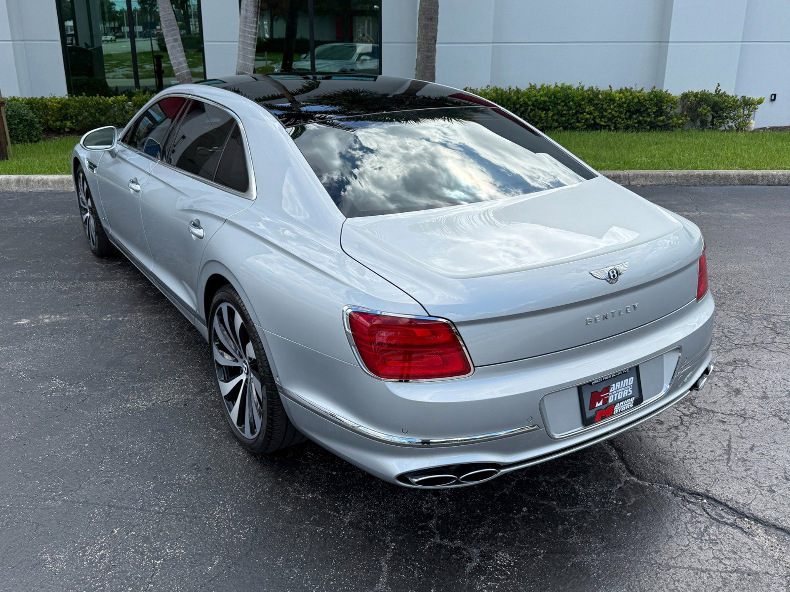 Used 2022 Bentley Flying Spur W12 image 15