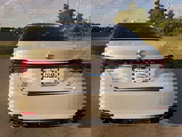 Used 2022 Toyota Avalon XLE image 6