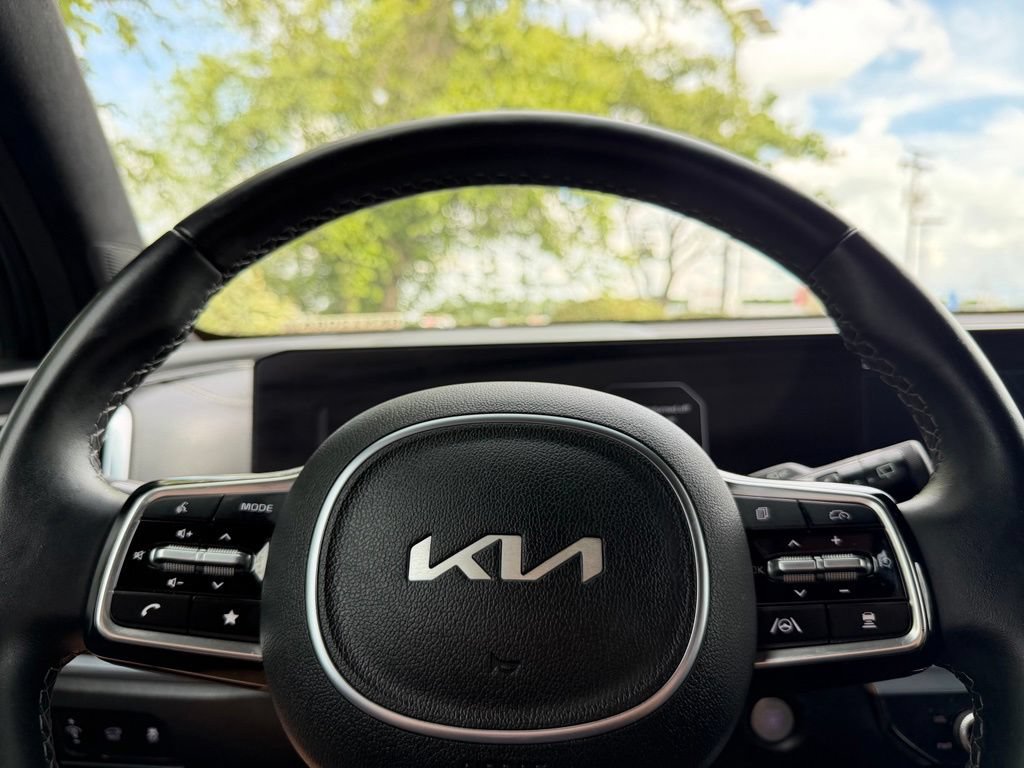 Certified 2025 Kia Sorento SX Prestige AWD/4WD image 17