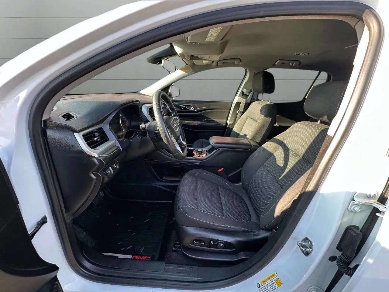 Used 2021 GMC Acadia SLE w/ Driver Convenience Package AWD/4WD image 45