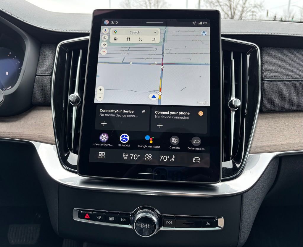 Certified 2026 Volvo XC90 B6 Plus w/ Protection Package Premier image 9