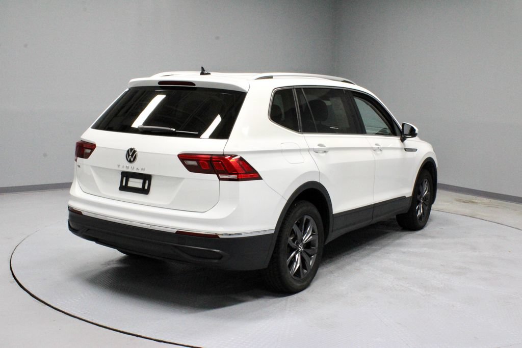 Used 2024 Volkswagen Tiguan SE FWD image 11