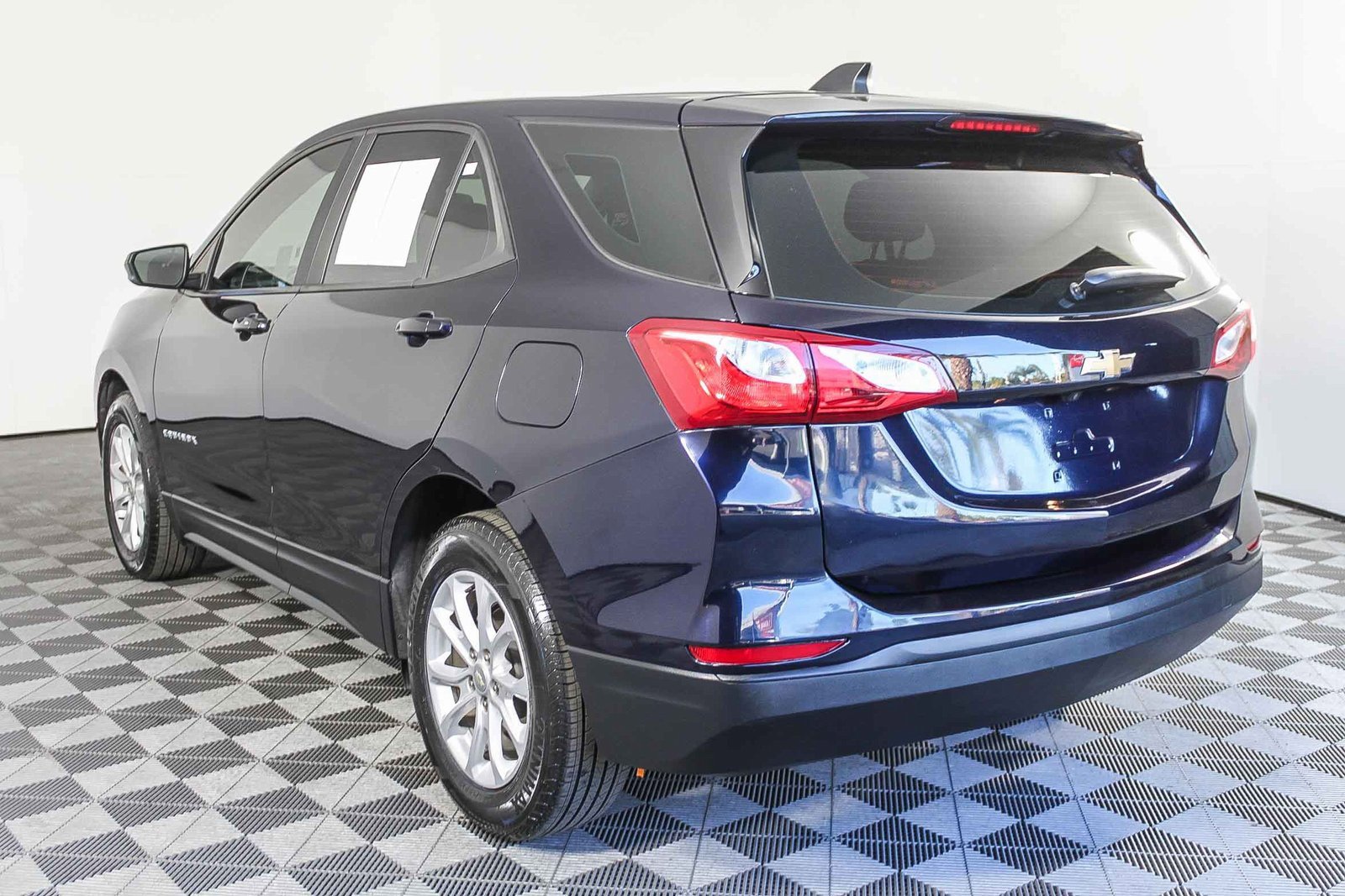 Used 2021 Chevrolet Equinox LS image 6