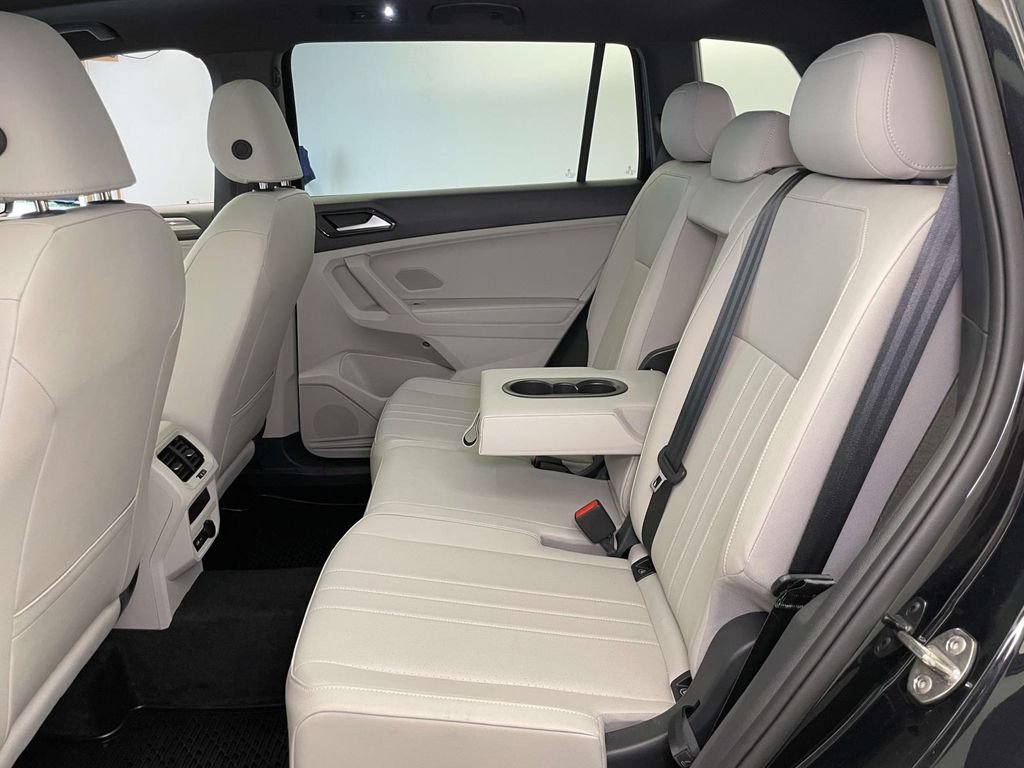 Used 2024 Volkswagen Tiguan SE R-Line AWD/4WD image 19