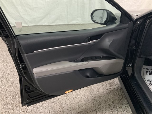 Used 2021 Toyota Camry XLE w/ Navigation Package AWD/4WD image 16