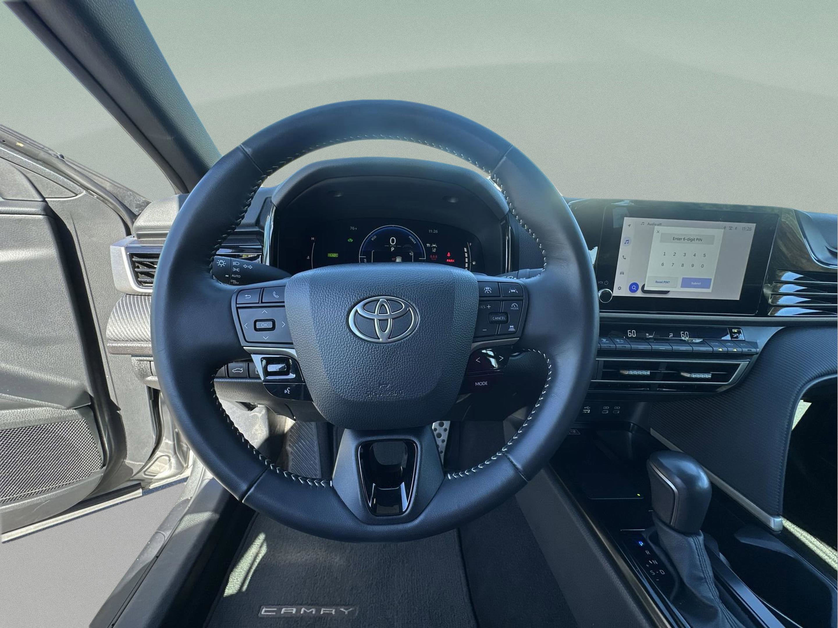 Used 2025 Toyota Camry SE image 10