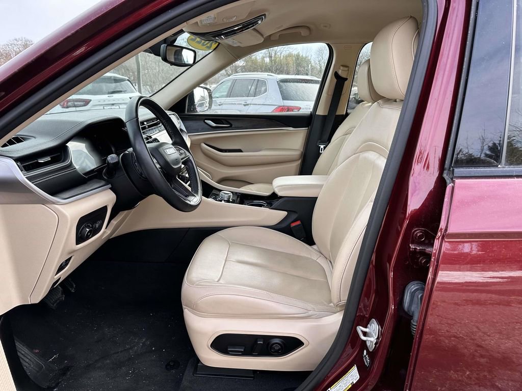 Used 2022 Jeep Grand Cherokee L Limited AWD/4WD image 12