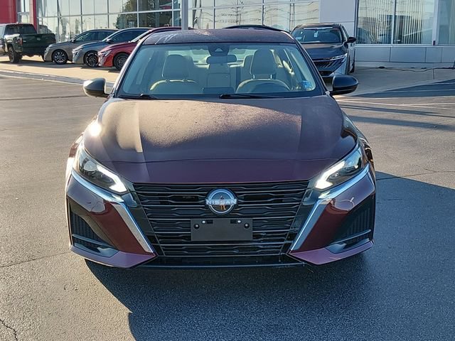 Used 2025 Nissan Altima 2.5 SV FWD image 8