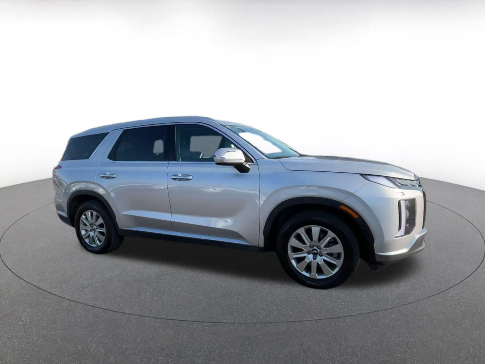 Used 2025 Hyundai Palisade SEL FWD image 2