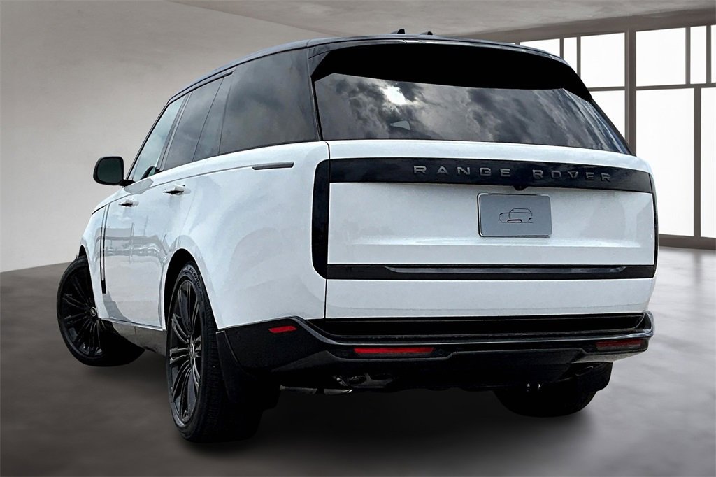 New 2025 Land Rover Range Rover SE image 3