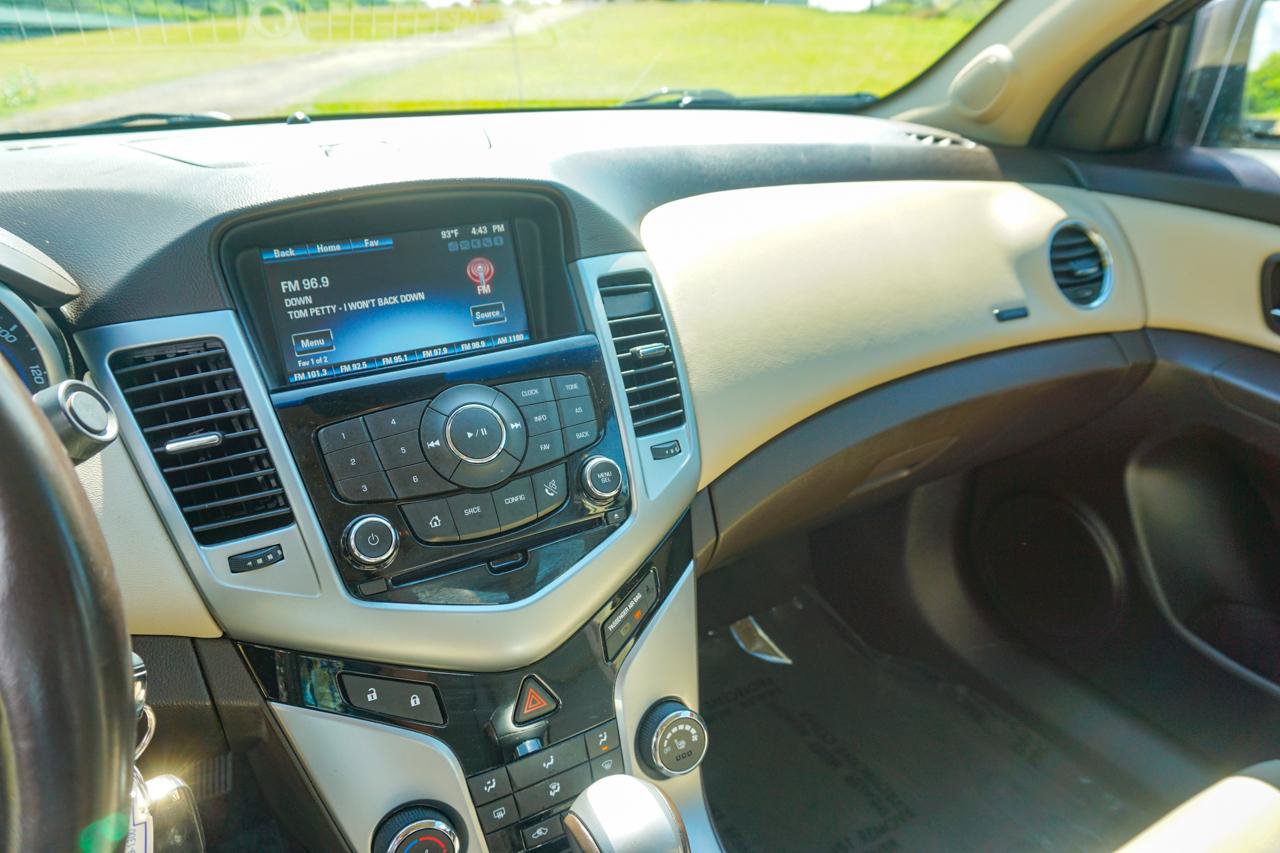 Used 2014 Chevrolet Cruze LT FWD image 13
