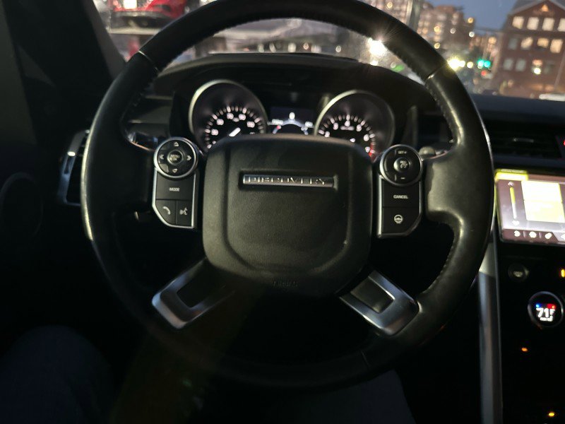 Used 2017 Land Rover Discovery HSE image 33