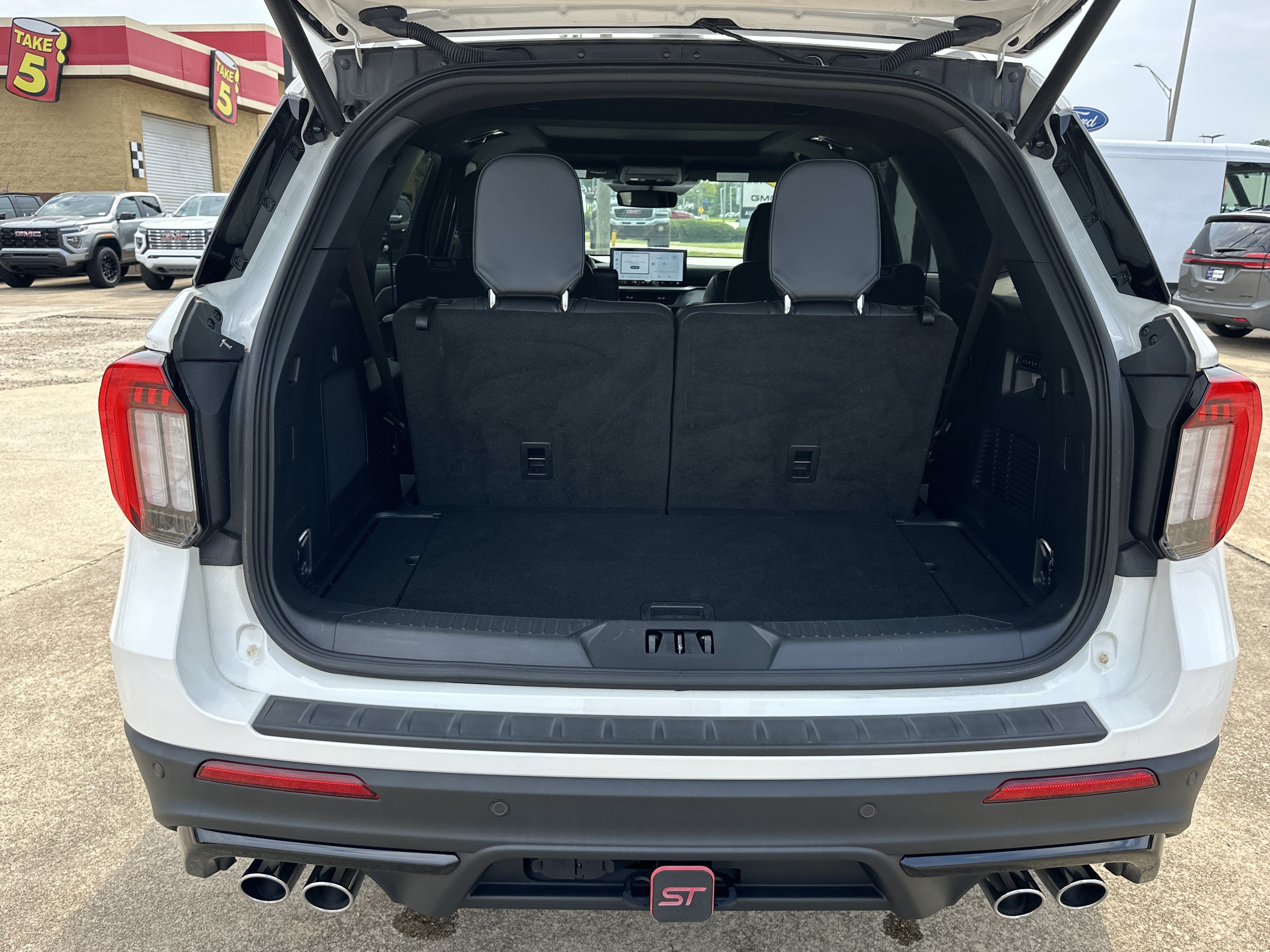 Used 2025 Ford Explorer ST AWD/4WD image 23