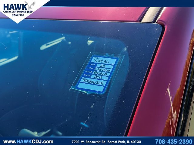 Used 2025 Chrysler Pacifica Limited FWD image 31