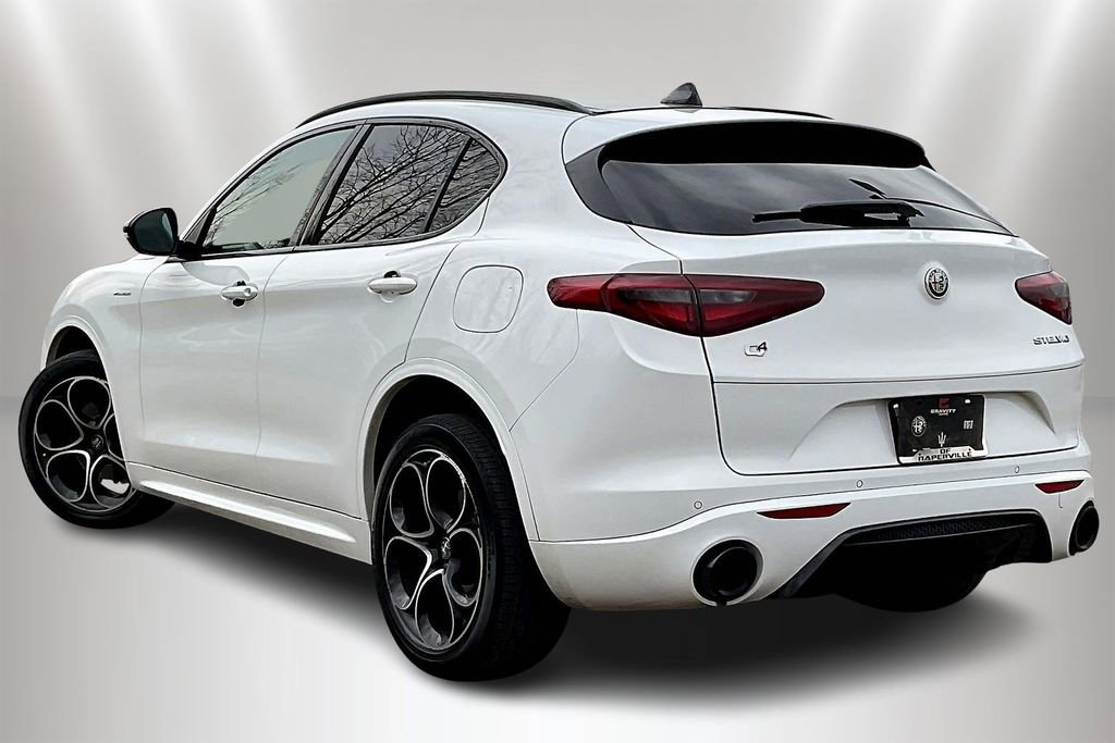 Used 2023 Alfa Romeo Stelvio Veloce image 4