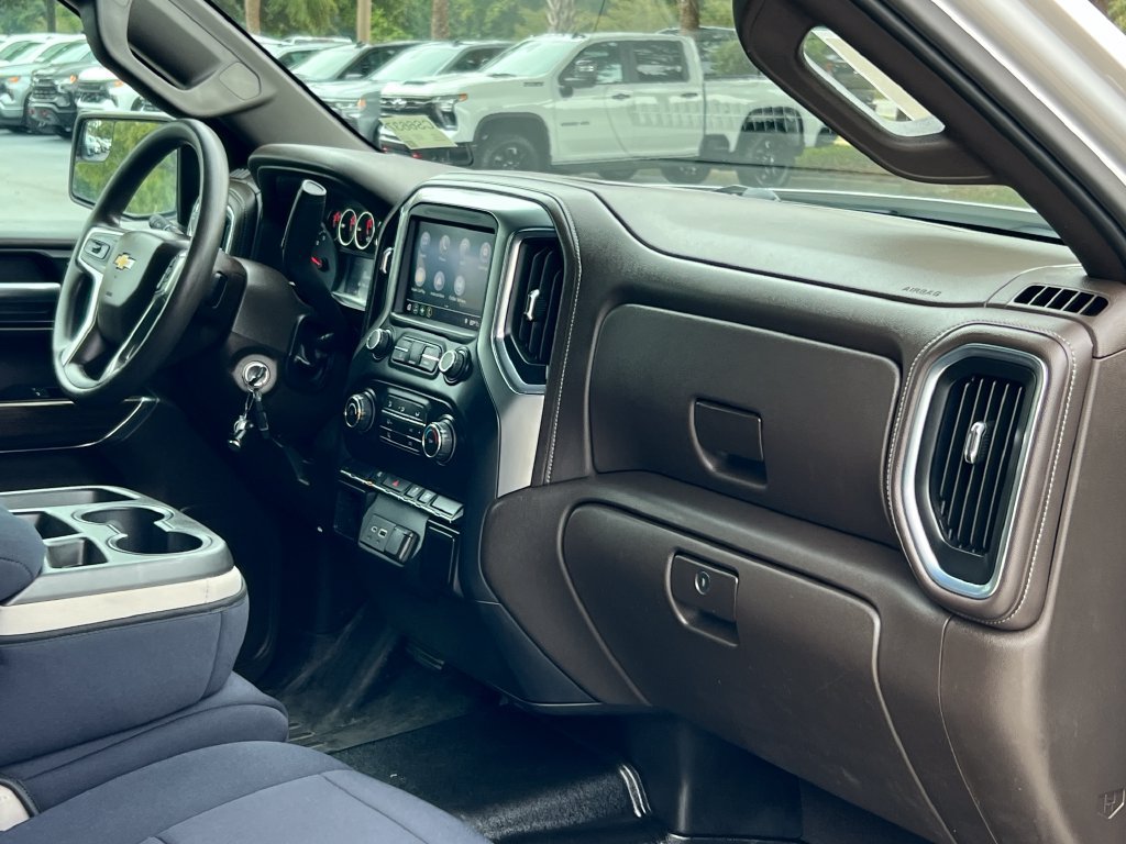 Used 2019 Chevrolet Silverado 1500 LT AWD/4WD image 20