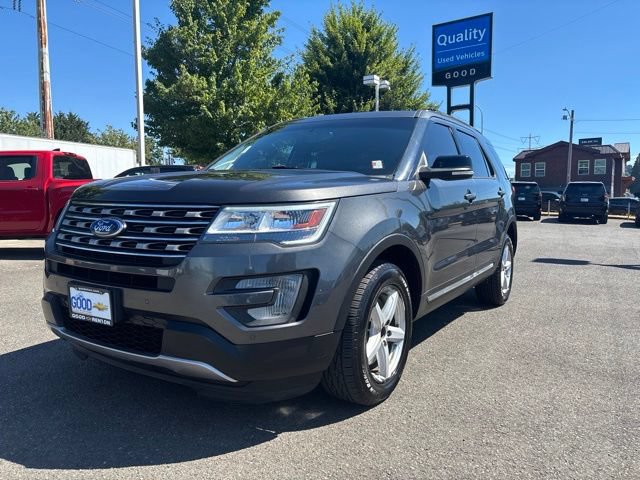 Used 2017 Ford Explorer XLT w/ Equipment Group 202A AWD/4WD image 1