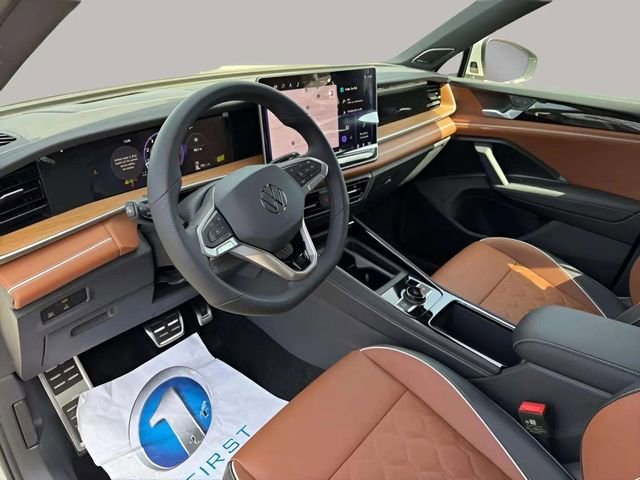 New 2026 Volkswagen Tiguan SEL R-Line image 4